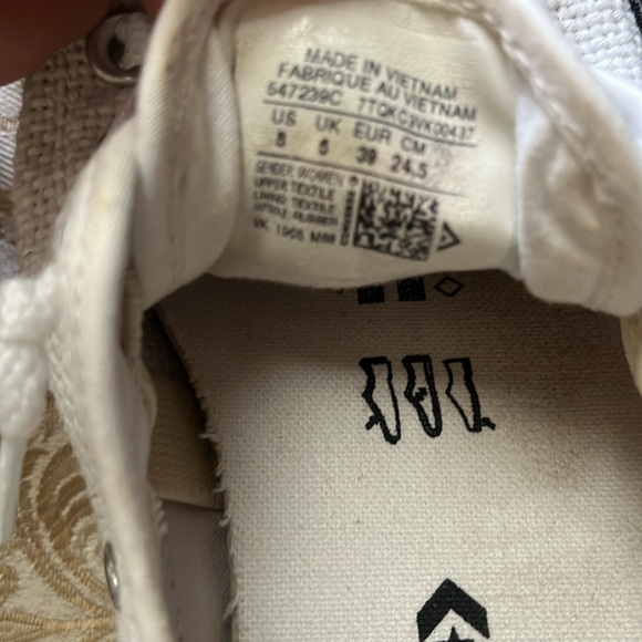 Like new! Converse sneakers - Picture 4 of 5